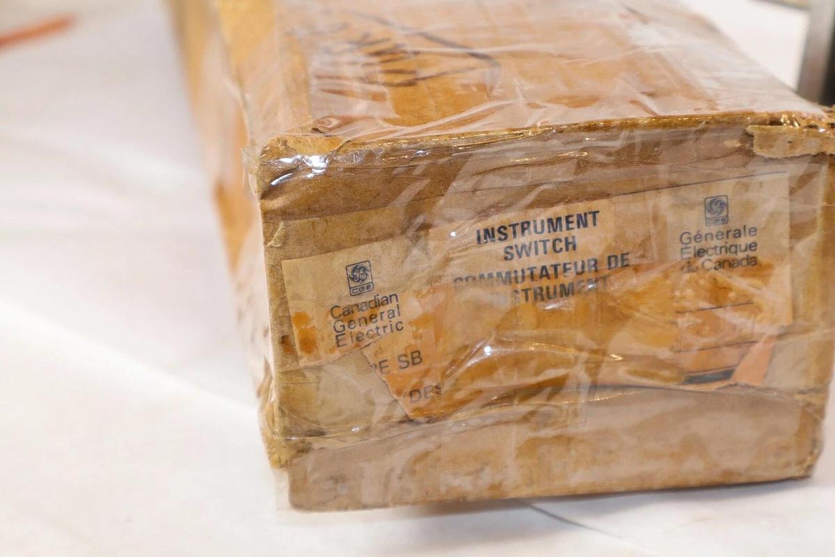 (NEW) CANADIAN GENERAL ELECTRIC 161B7757-1 , Type SB-1 Rotary Instrument Switch