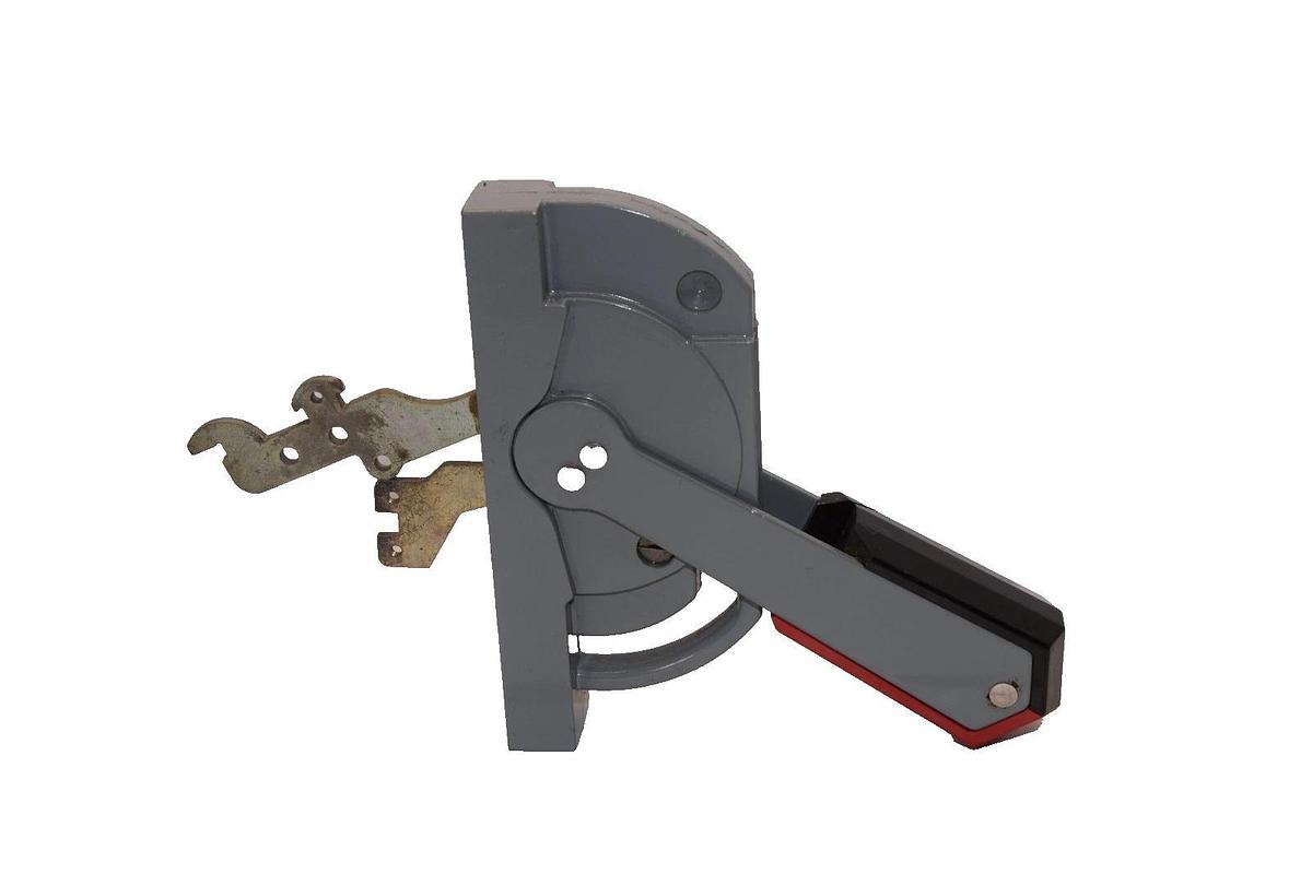 Used Allen Bradley 1494V Disconnect Handle *Chipped*