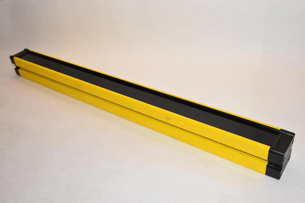 ALLEN BRADLEY 26" Guard Master Light Curtain 440L-AMIRSTDZ500 0602 0481 (NEW)