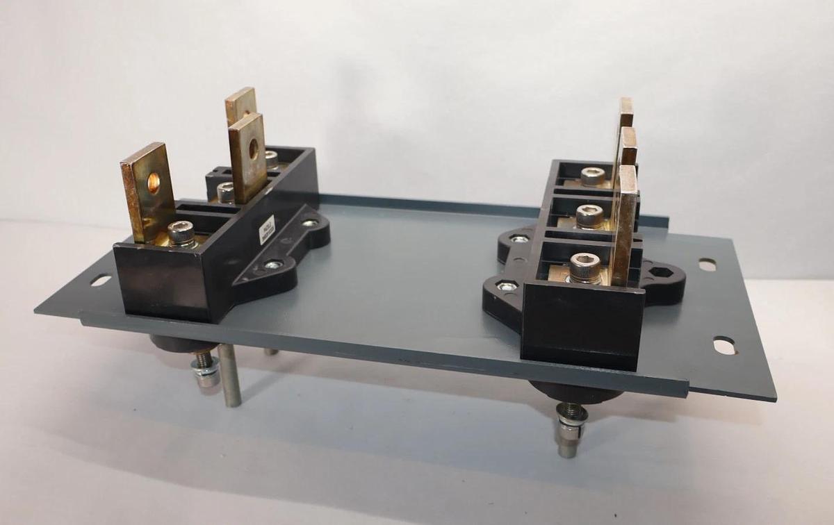 Used EATON Cutler Hammer Plug in Back Adapter L Frame Breaker 3p PAD3LD 68D9102G08