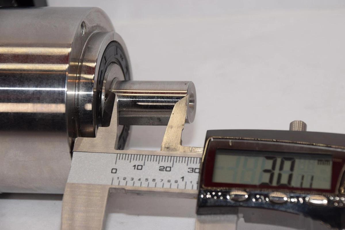 Used APEX DYNAMIC AER070 7:1 Ratio RIGHT ANGLE Planetary Gearbox