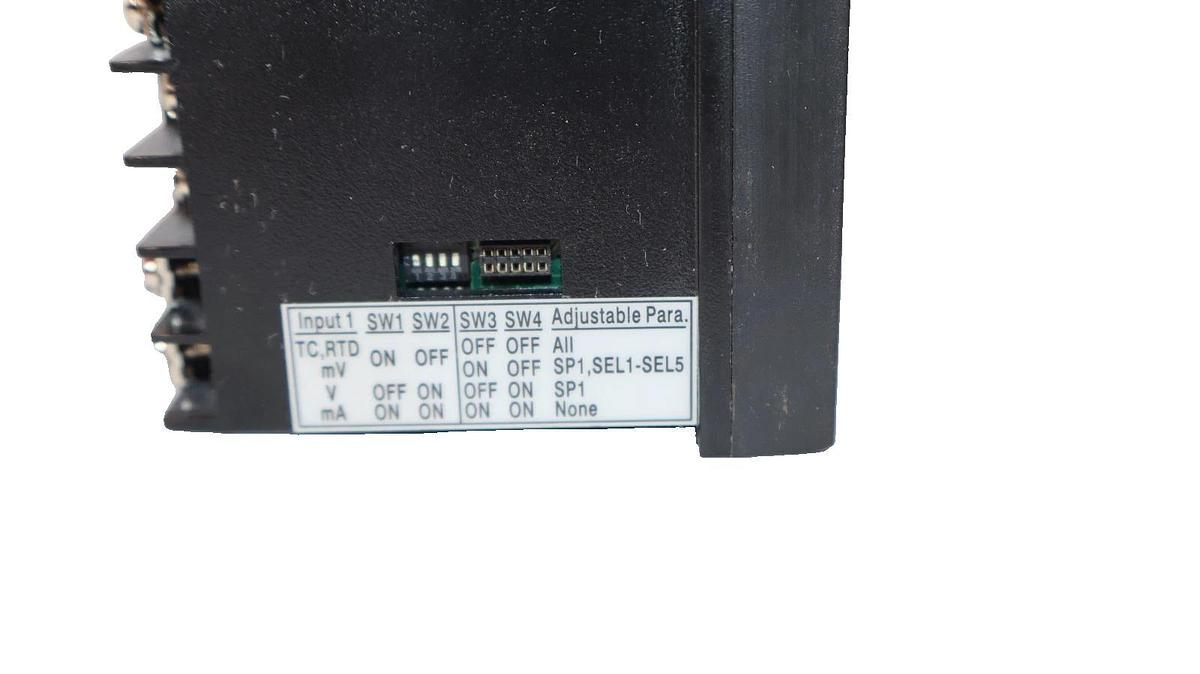 Future Design Controls FDC-4300-41131130 90-264Vac Temperature Controller (New)