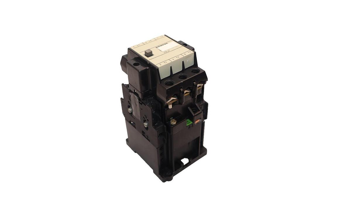 Siemens 3TB44 17-0B 24V Coil 3pole Size 1 Contactor (New)