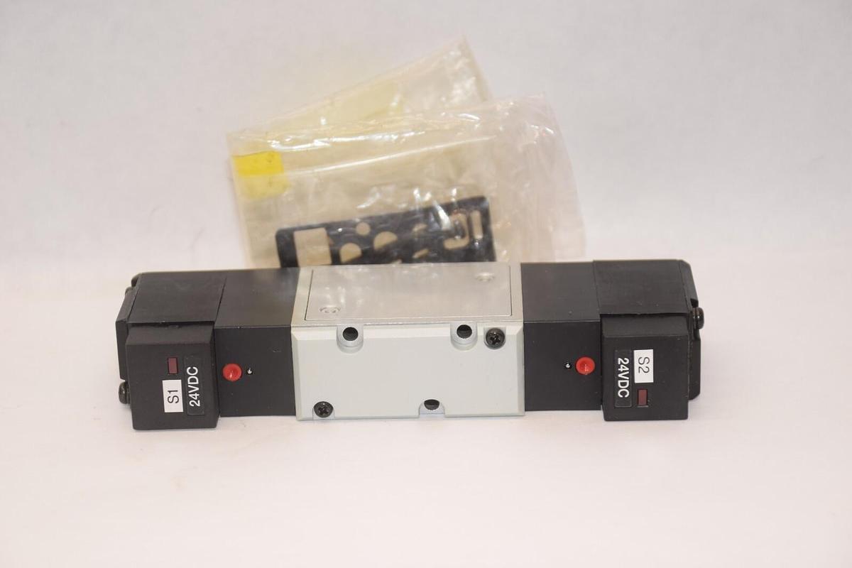 (NEW) HUMPHREY HW240-4E2-L 25-100psi 24Vdc Solenoid Air Valve W/Gasket/Bolts