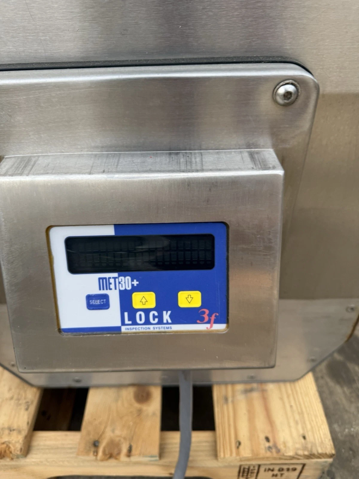 Used Lock Inspection Systems MET30+ Metal Detector for Conveyor 19-1/2" X 11-1/2"