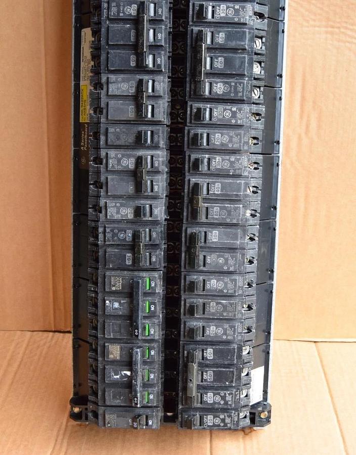 Used General Electric GE A Series Panelboard Interior AQL3422ATX AXB4M9 3ph 4w 225A