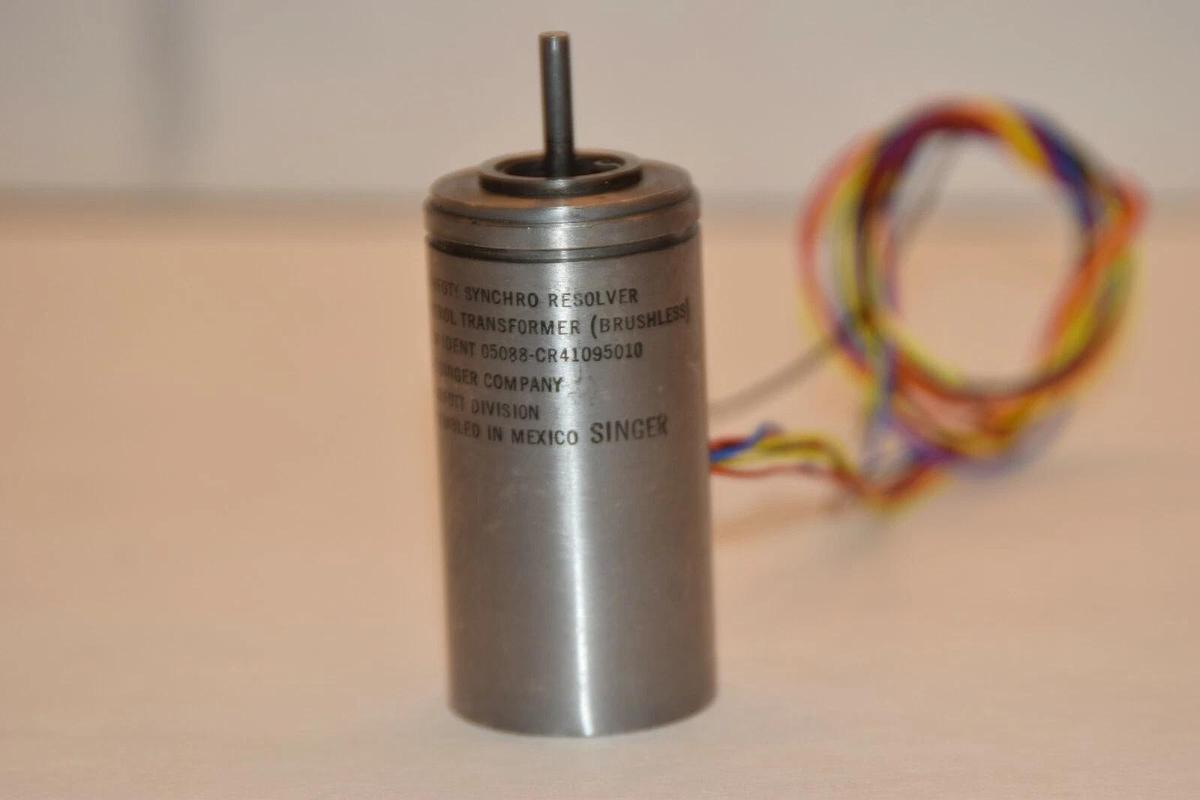Used SINGER / KEARFOTT 05088-CR41095010 SYNCHRO RESOLVER