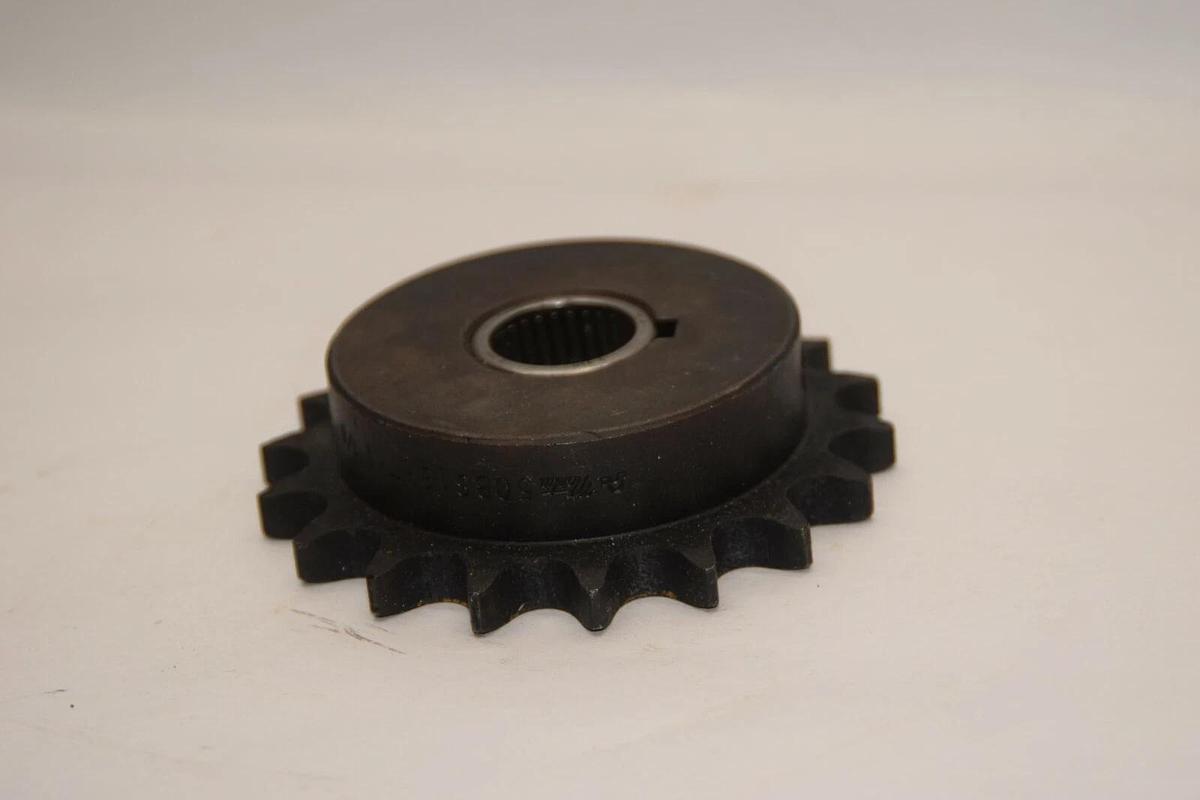 (NEW) MARTIN 50BS18HT 1-1/8" Bore 18 Teeth Sprocket