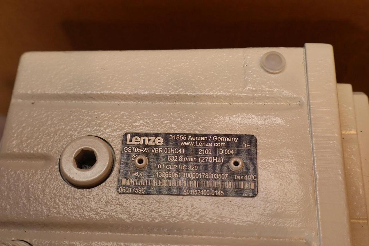 Lenze Gear Motor Gearbox GST05-2S VBR 09HC41 MCS09H41LRS0B0 1.6kW 160v (NEW)