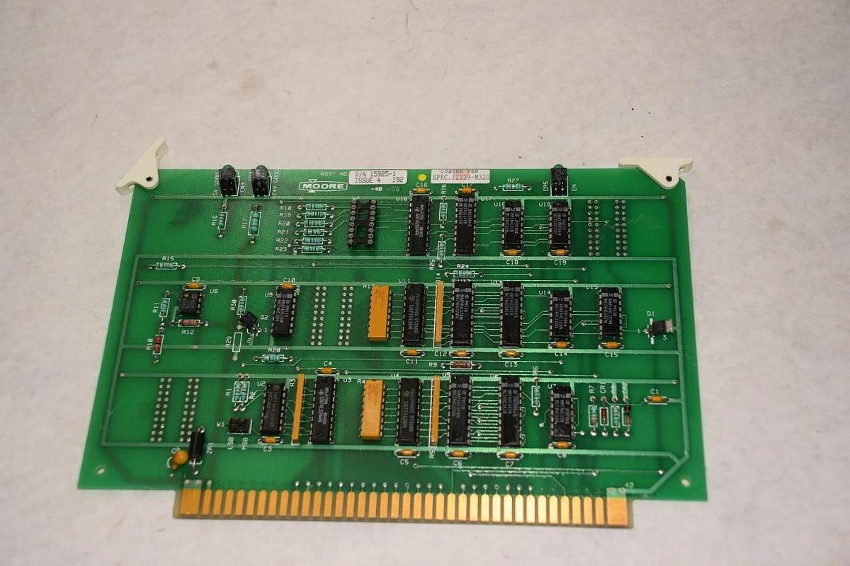 Used MOORE 15925-1 ISSUE 4 15925-1-4 PC BOARD