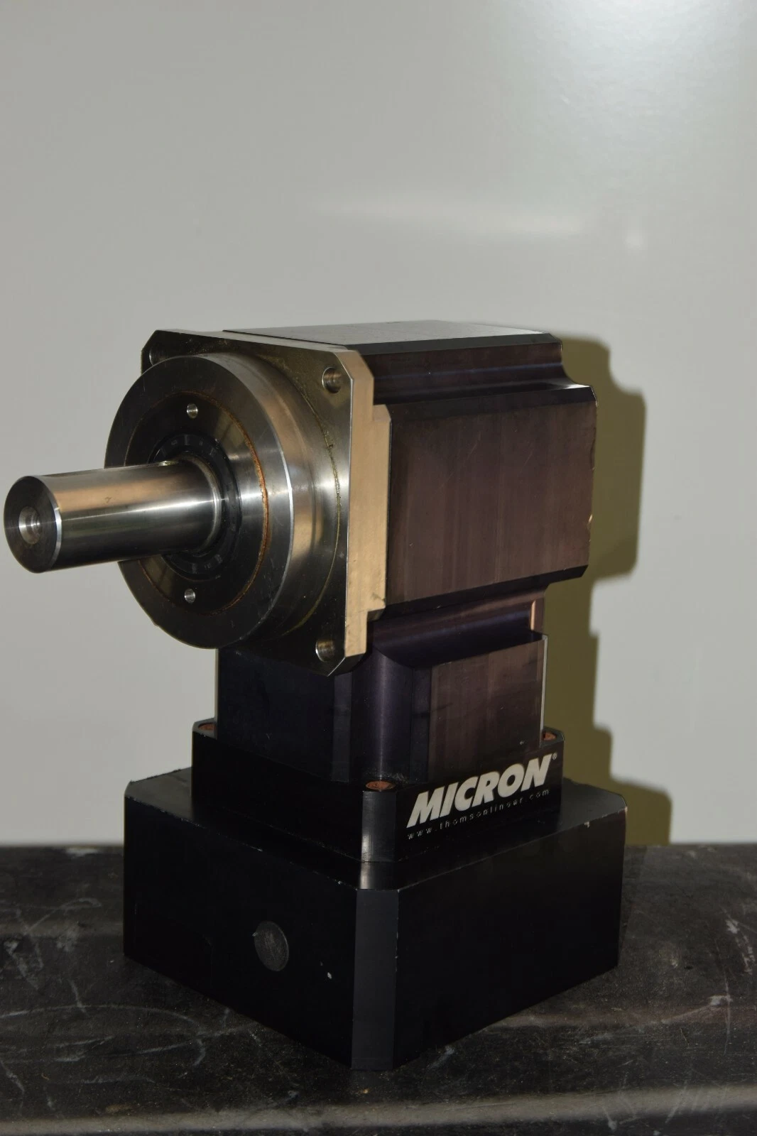 Used THOMSON MICRON Size 14 Gearbox 2:1 UTR014-002-S-RM142-114SX UTR014 002 S RM142