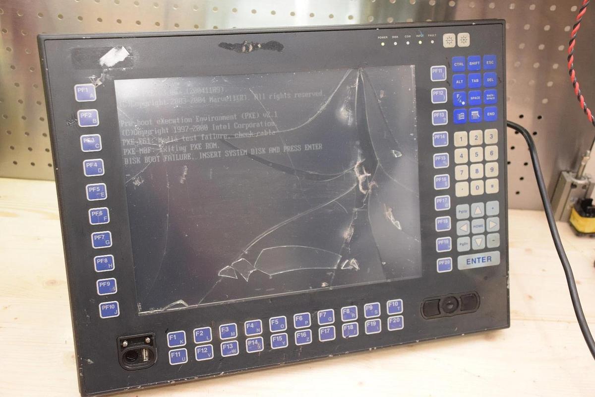 Used XYCOM 4615KPMT PM-070007 HEAVY-DUTY FLAT PANEL INDUSTRIAL PC