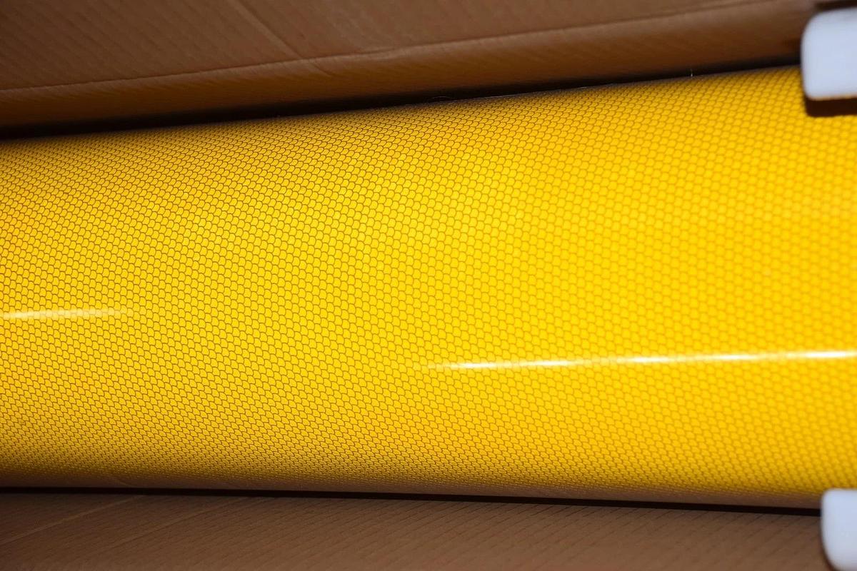 AVERY DENNISON OMNICUBE Reflective YELLOW 0550101A1  50YD 600 Sq Ft T-5501-B 3M
