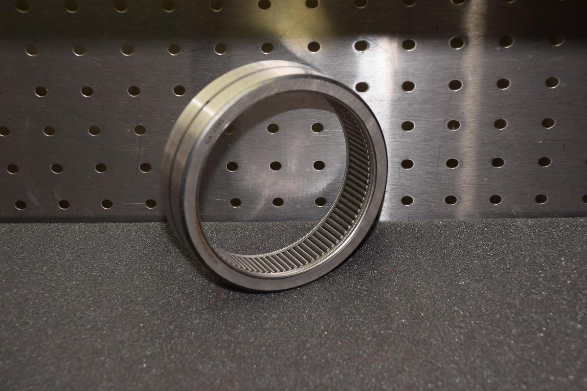 (New) INA  NA 2085 NA2085 ROLLER BEARING NEW