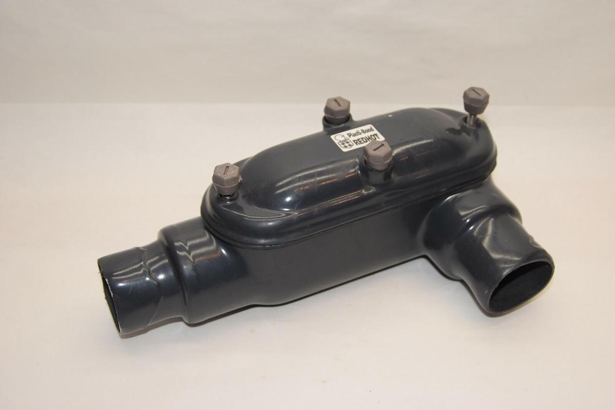 (NEW) PLASTI-BOND H2OT 1-1/2" Coated Conduit Body 90 Elbow Fitting