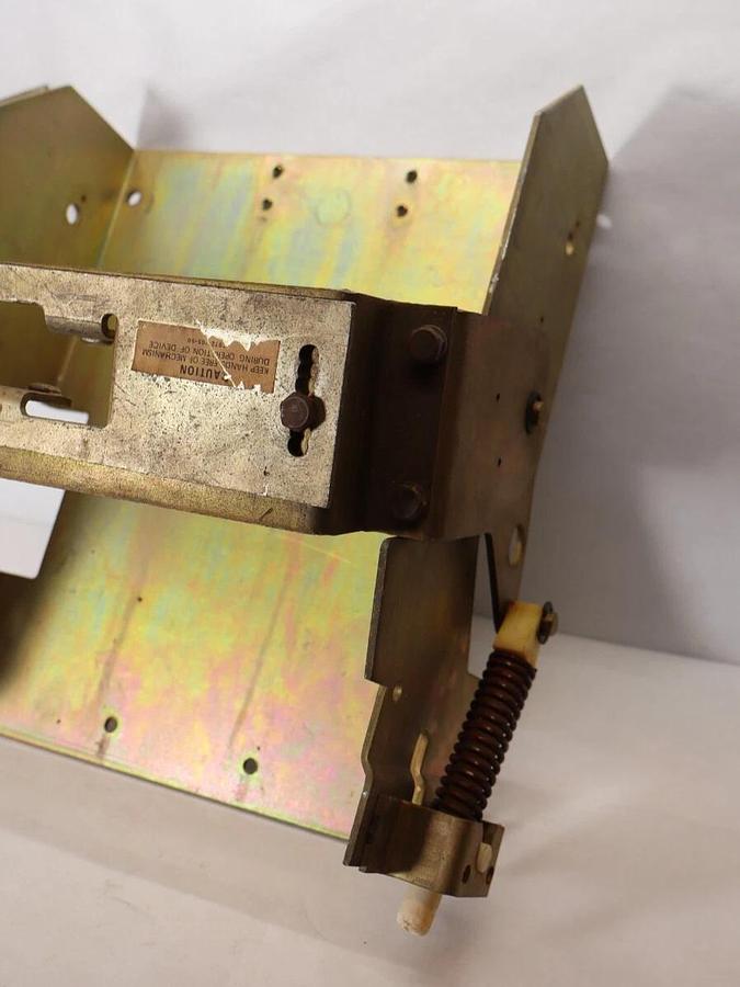 Used SQUARE D Circuit Breaker Operating Mechanism 9422 RT-1 9422-RT1 Ser C