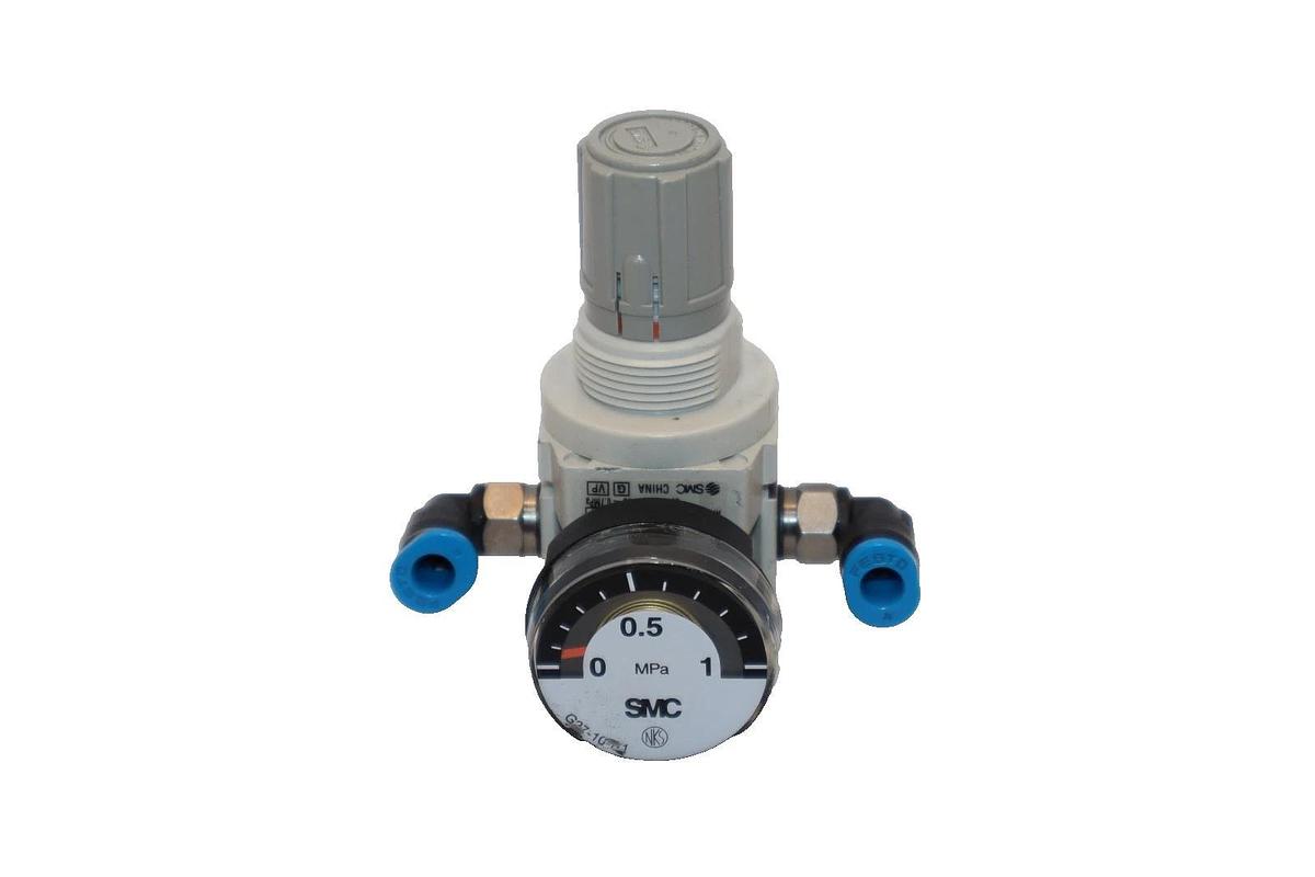 Used SMC AR10-M5BG-A , AR10M5BGA 0.05-0.7MPa Pneumatic Regulator