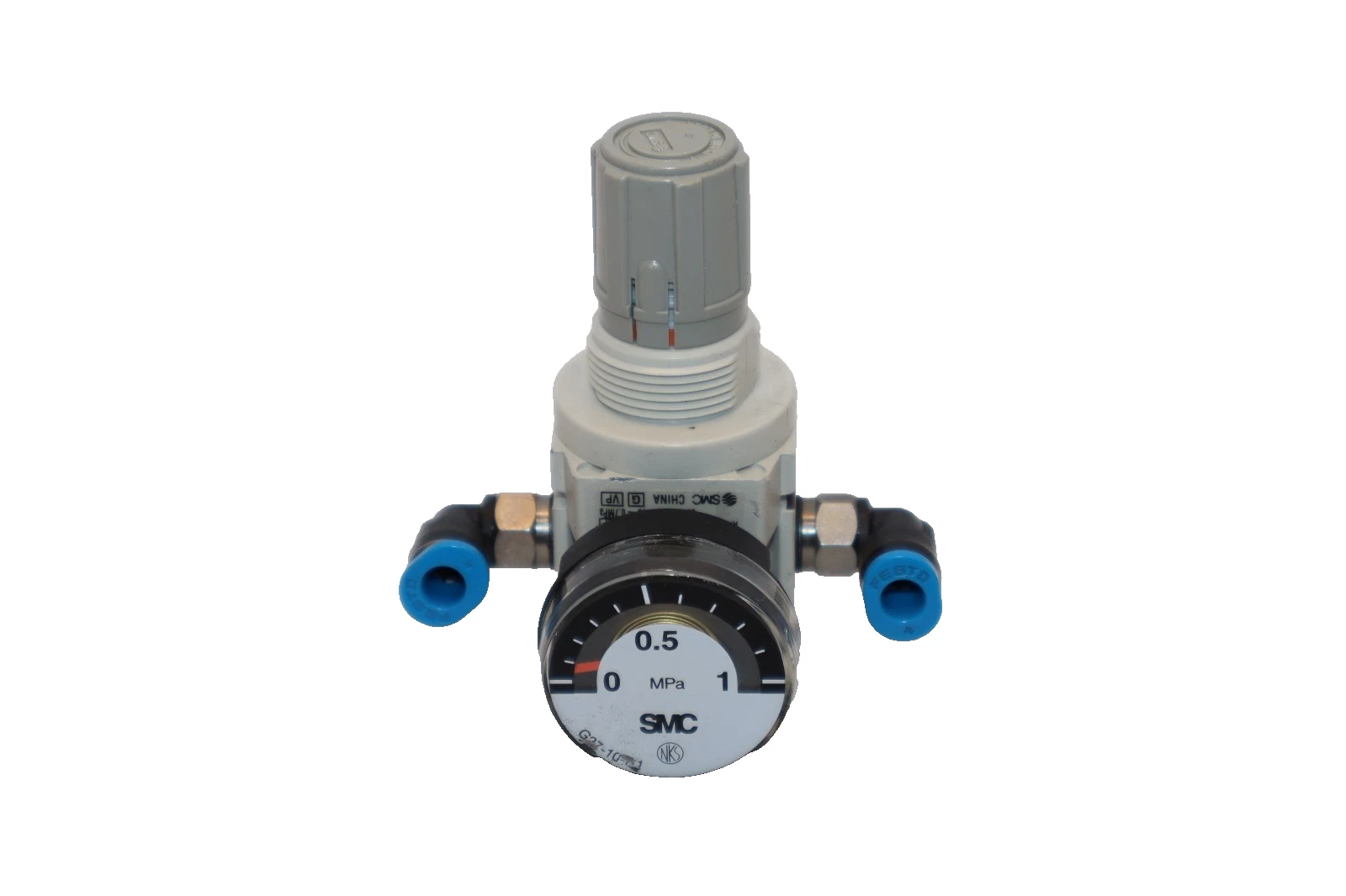 Used SMC AR10-M5BG-A , AR10M5BGA 0.05-0.7MPa Pneumatic Regulator