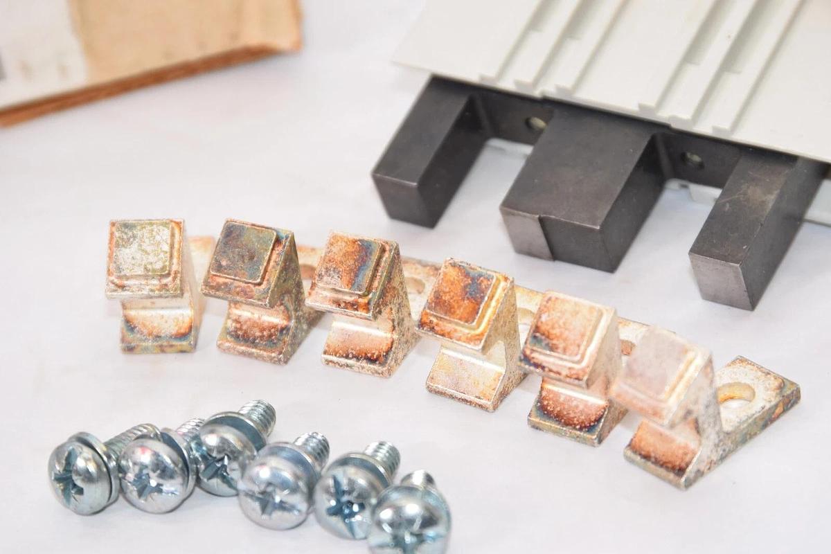 Used EATON CUTLER HAMMER W200 Size 3 Advantage Contact Kit 3 Pole WCK33 1A96740G03