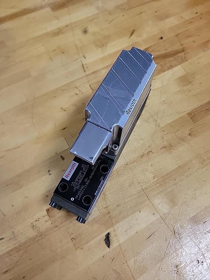 Used BOSCH 0 811 402 072 0811402072 3...80 bar 24V Proportional Valve