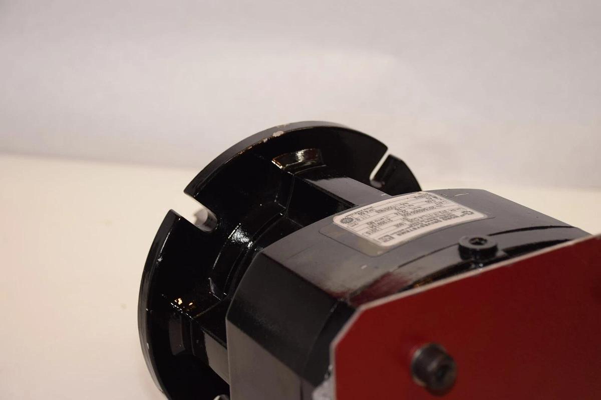 NEW- NORD DRIVESYSTEMS 373.1F-71L/4 CUS 180E 0.5Hp 1" Shaft Inline Speed Reducer