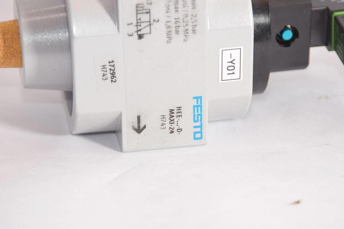 Used FESTO HEE-...-D-MAXI-24 2.5Bar 36psi On/Off Valve