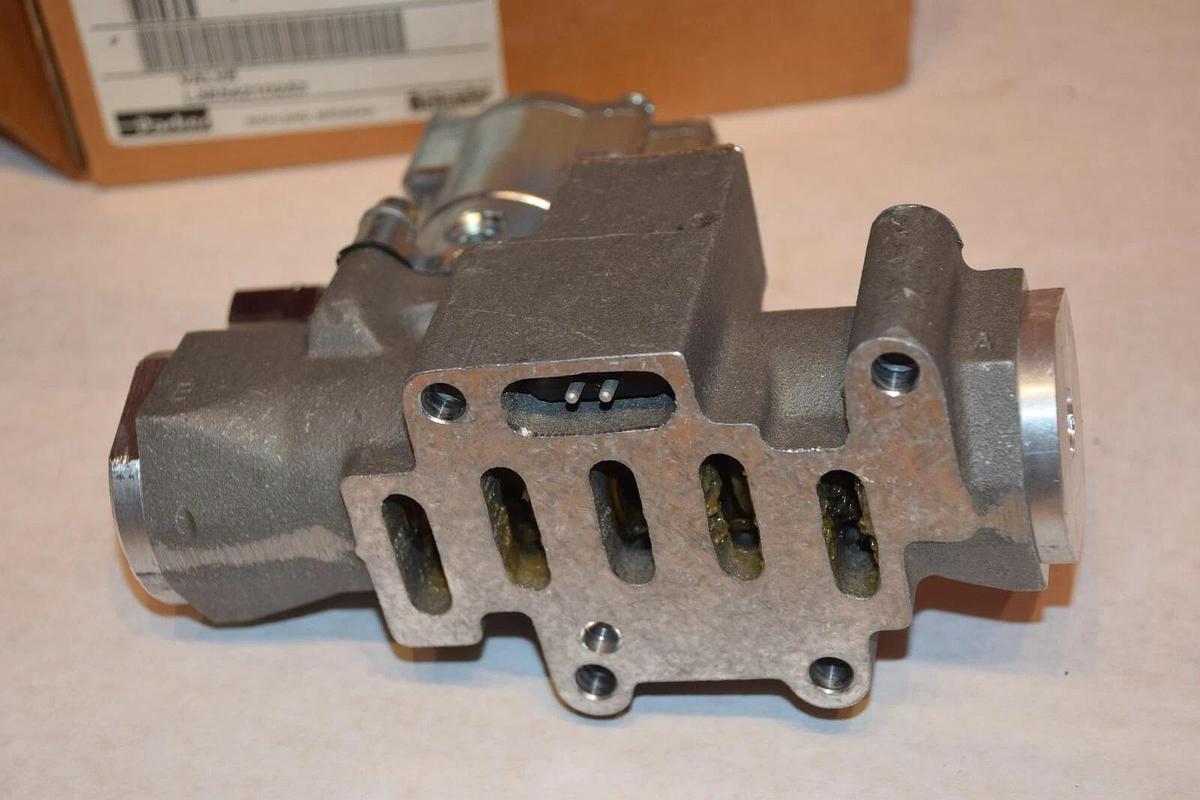 (New) Parker Schrader Bellows L3854210253 Valve Assembly