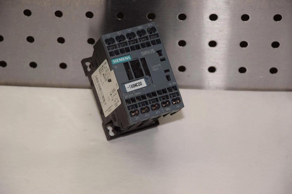 Used SIEMENS SIRIUS 3RT2015-2BB41 G/101214 E02 24V DC CONTACTOR