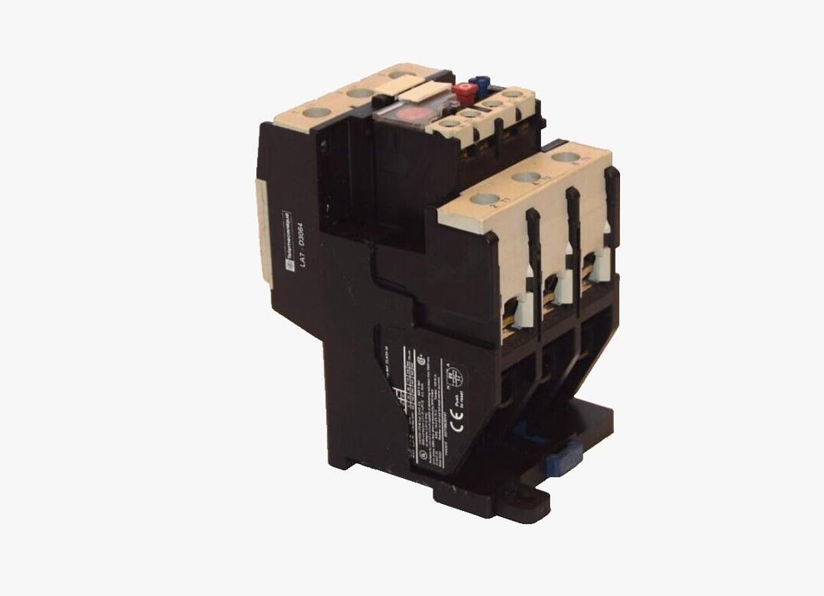 Used TELEMECANIQUE LA7-D3064 Adapter Terminal Block With LR2D35 30-40A Overload Relay