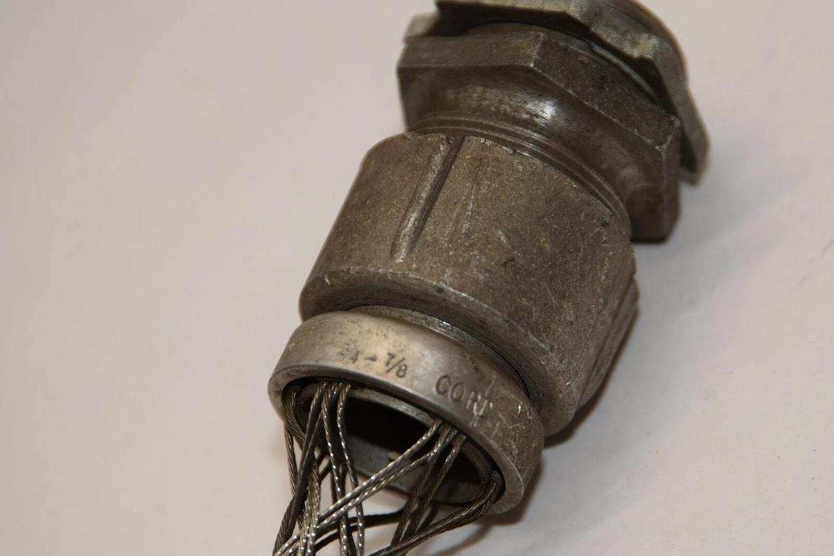 (NEW) ECONOMY GRIP NORWAY 3/4-7/8 Approximately 8.5" Strain Relief Grip Cord