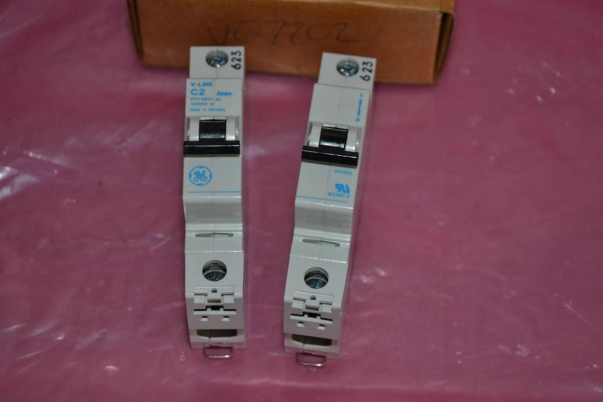 GENERAL ELECTRIC CIRCUIT BREAKER V07202 V-07202 V 07202 C2 C2 Amps NEW