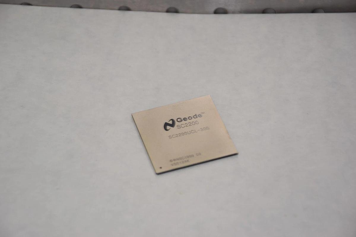 (GEODE SC200UCL-300 SC2200 PROCESSOR NEW
