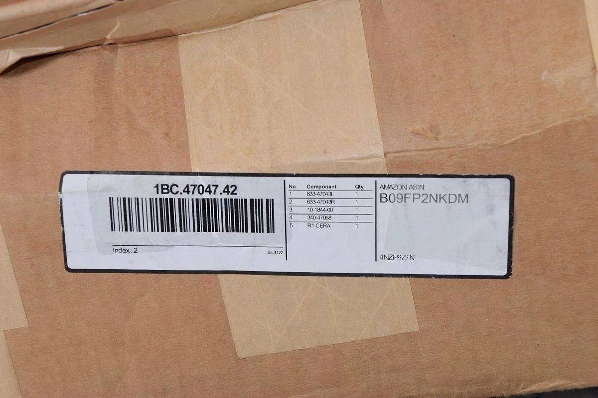 R1 CONCEPTS B09FP2NKDM Disc Front Brake Rotors Black w/ Ceramic Pads (NEW)