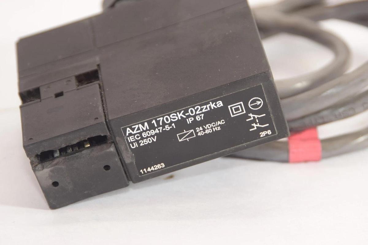 Used SCHMERSAL AZM 170SK-02zrka AZM1770SK-02zrka 250v Safety Switch