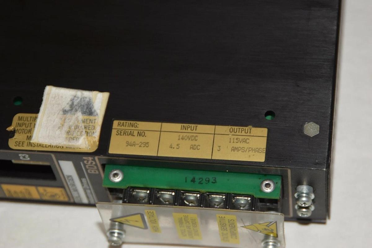 Used KOLLMORGEN Servo Drive BDS4A-103H-0015-106A21P Input 140Vdc Output 115Vac 3A