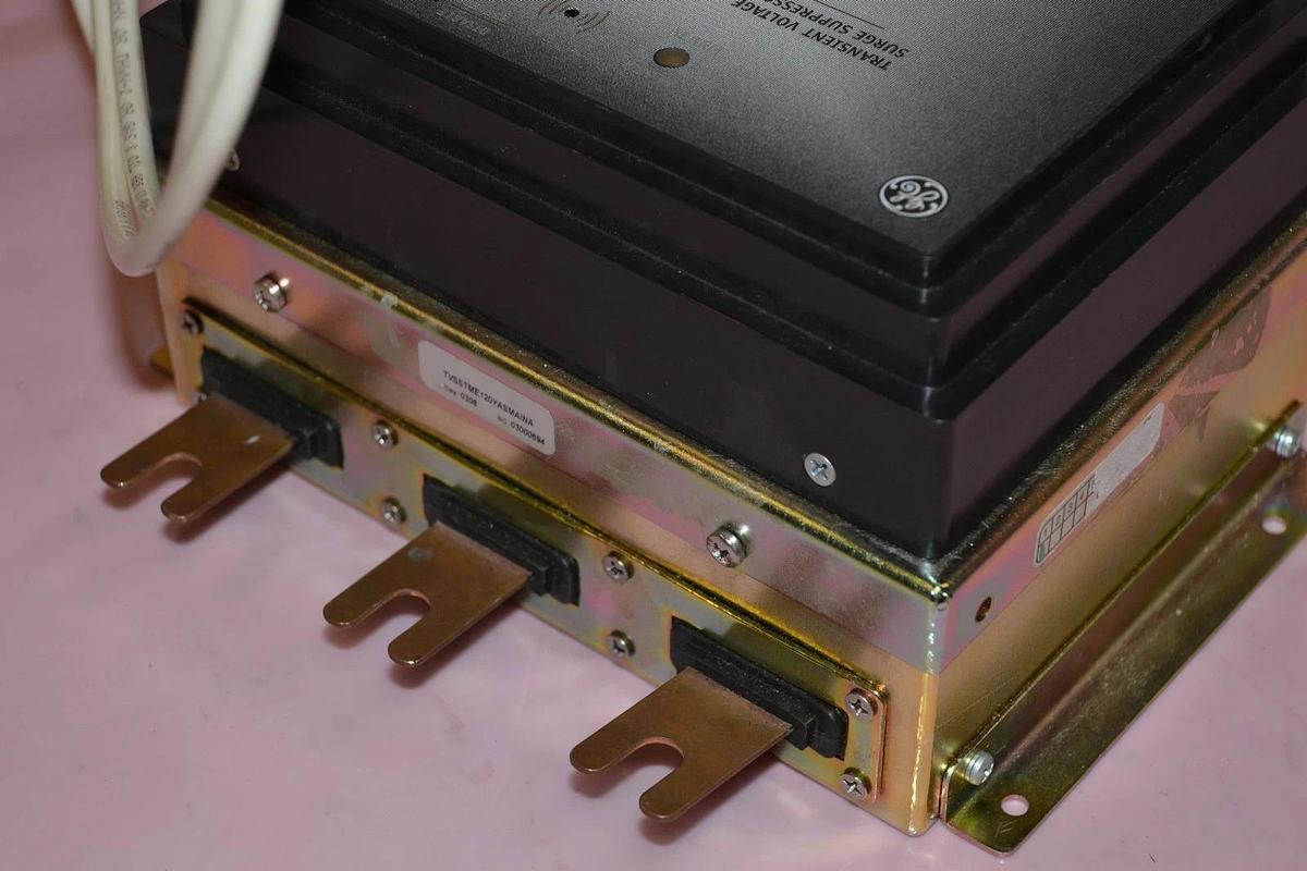 Used GENERAL ELECTRIC TME120Y100AS 120/208V 3PH 50/60Hz 400Vpk SURGE SUPPRESSOR