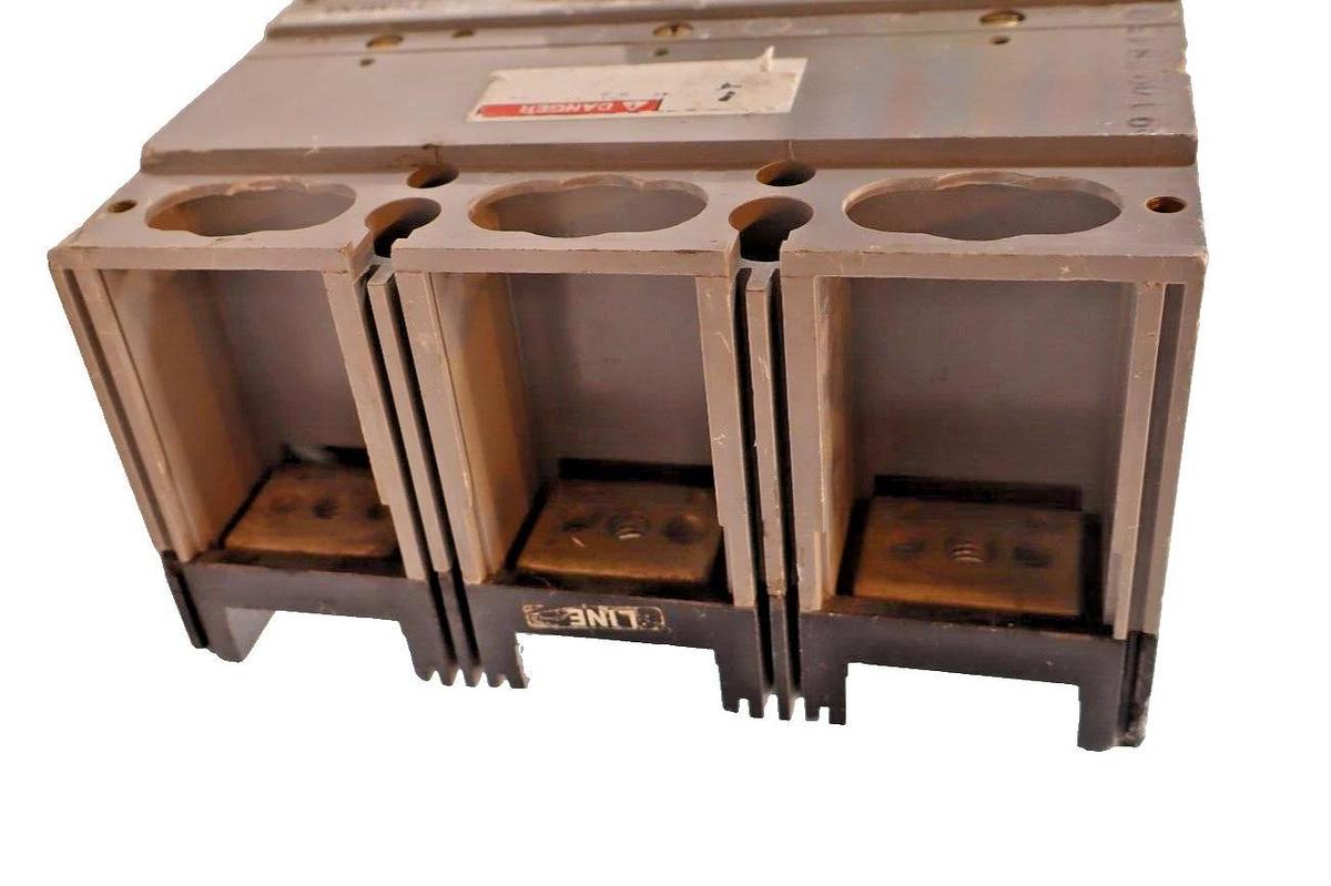 Used Siemens ITE I-T-E Sentron Breaker CLD63B600 600A 600 Amp 600v CJD6 3p Adj Trip