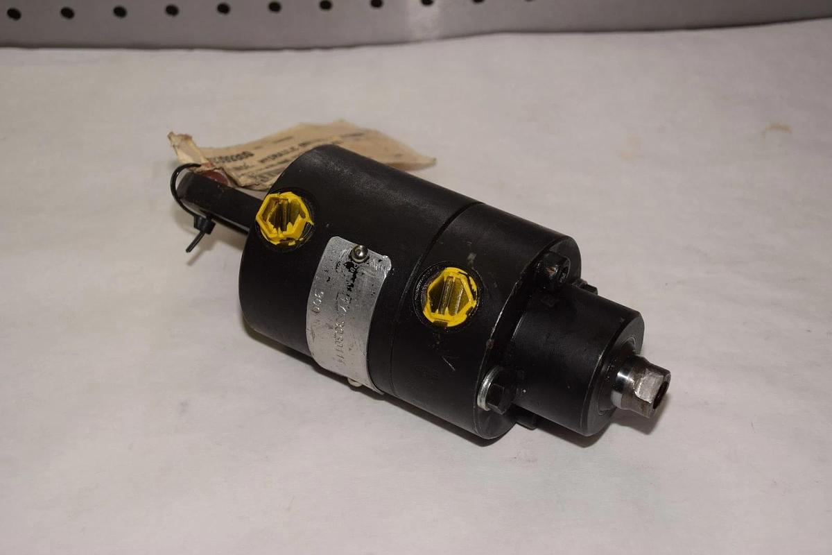 Metso Hydraulic Cylinder, 1753030114 10099300 1470 800 1212Y NAL0139688