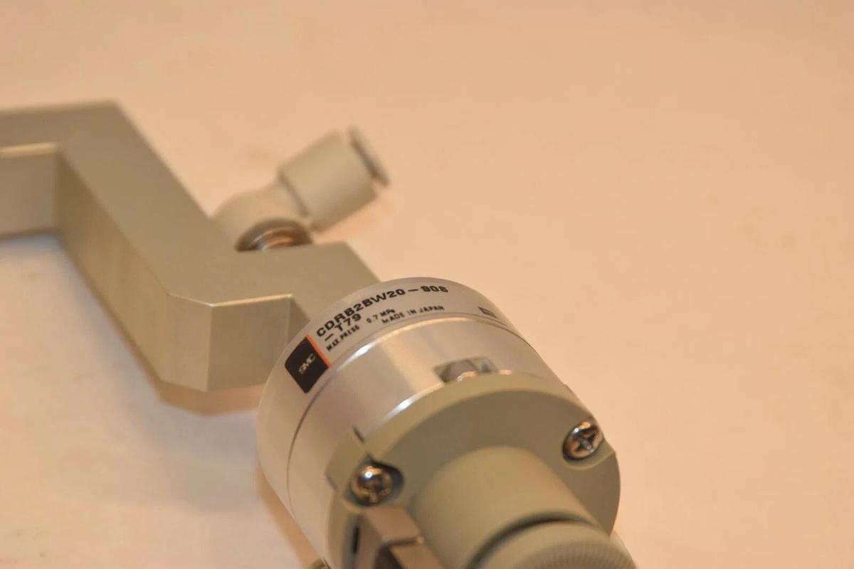 Used SMC CDRB2BW20-90S-T79 CDRB2BW2090ST79 0.7MPa Rotary Actuator Vane