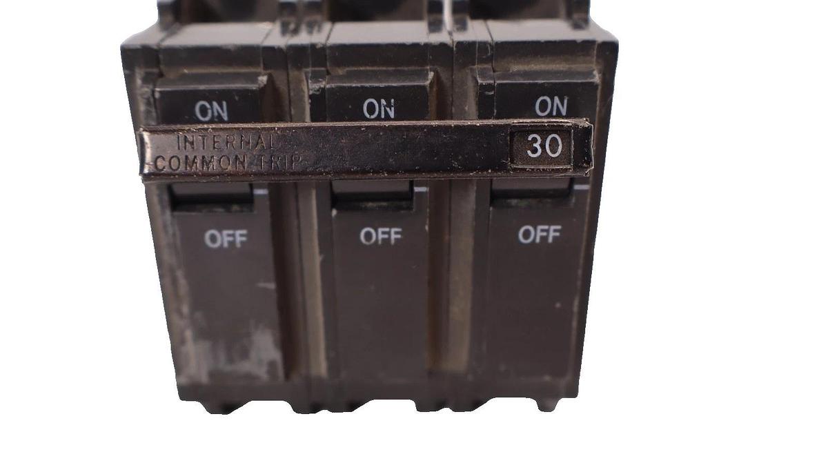 GE General Electric Circuit Breaker THQL330 30A Amp 3Pole (NEW)