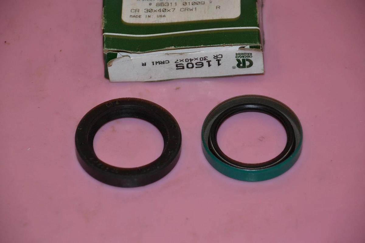 LOT OF 2 CHICAGO RAWHIDE OIL SEAL 11608 30X42X7 NEW