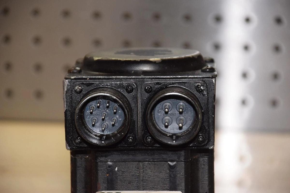 Used GE FANUC BRUSHLESS SERVO MOTOR MTR-3N32-H-R-0-N-S-A