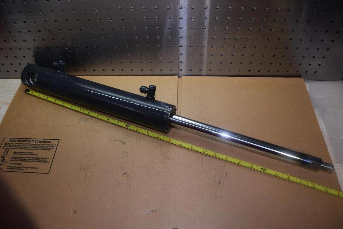 Hydraulic Cylinder 1" Rod 8" stroke 2 Ports 1/2in Overall Length 29" New