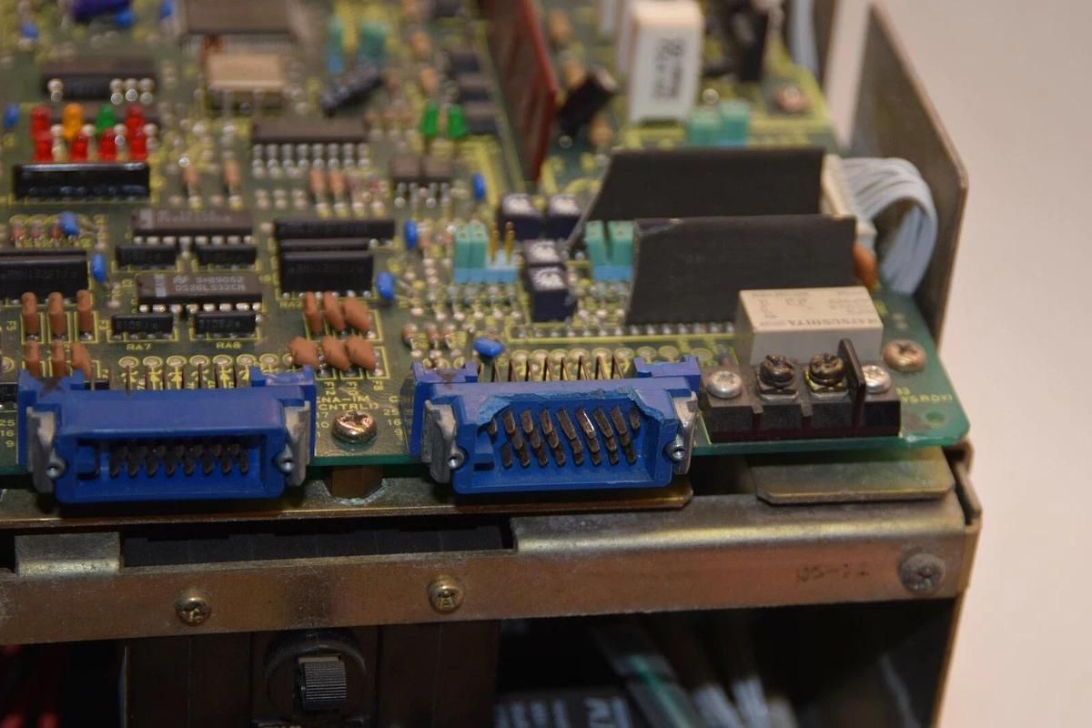 Used ALLEN BRADLEY 8520-AA6 8520AA6 EM862942*1 Series A Servo Drive