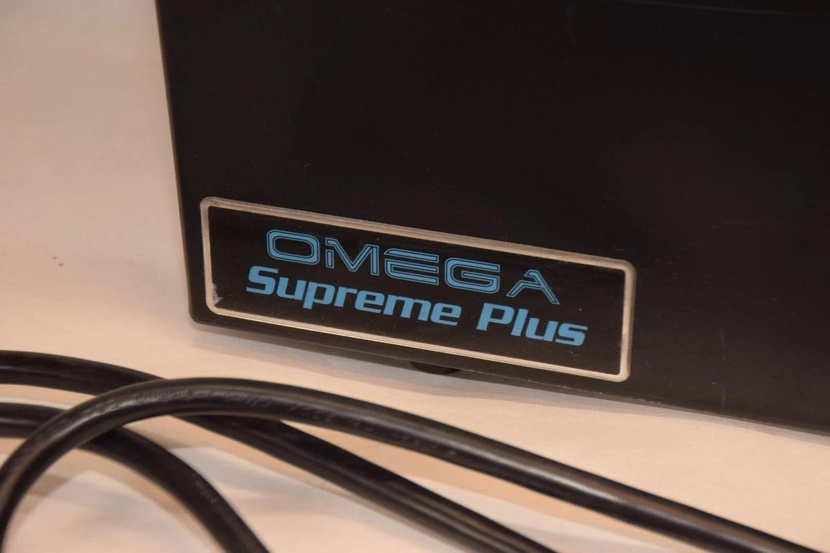 Used OMEGA SUPREME PLUS 40100 120V 3.Amp 60Hz Service Vacuum With Hose & Accessories