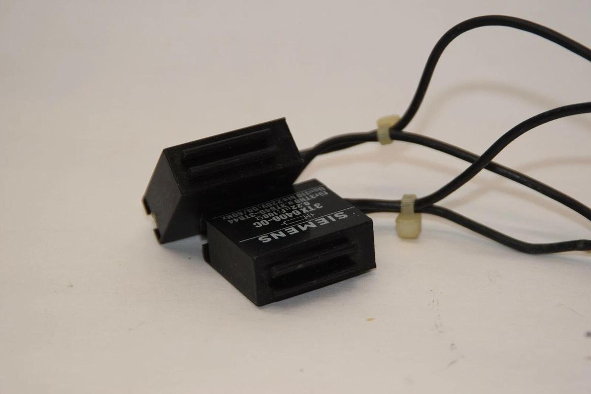 Used (LOT OF 2) SIEMENS 3TX6406-0C 3TX64060C 0.22uF 100Ω Surge Suppressor