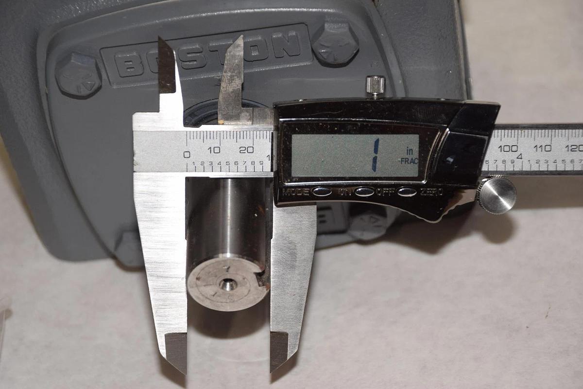 BOSTON GEAR F72110ZTB5H3 2.34HP GEAR REDUCER RATIO 10 NEW