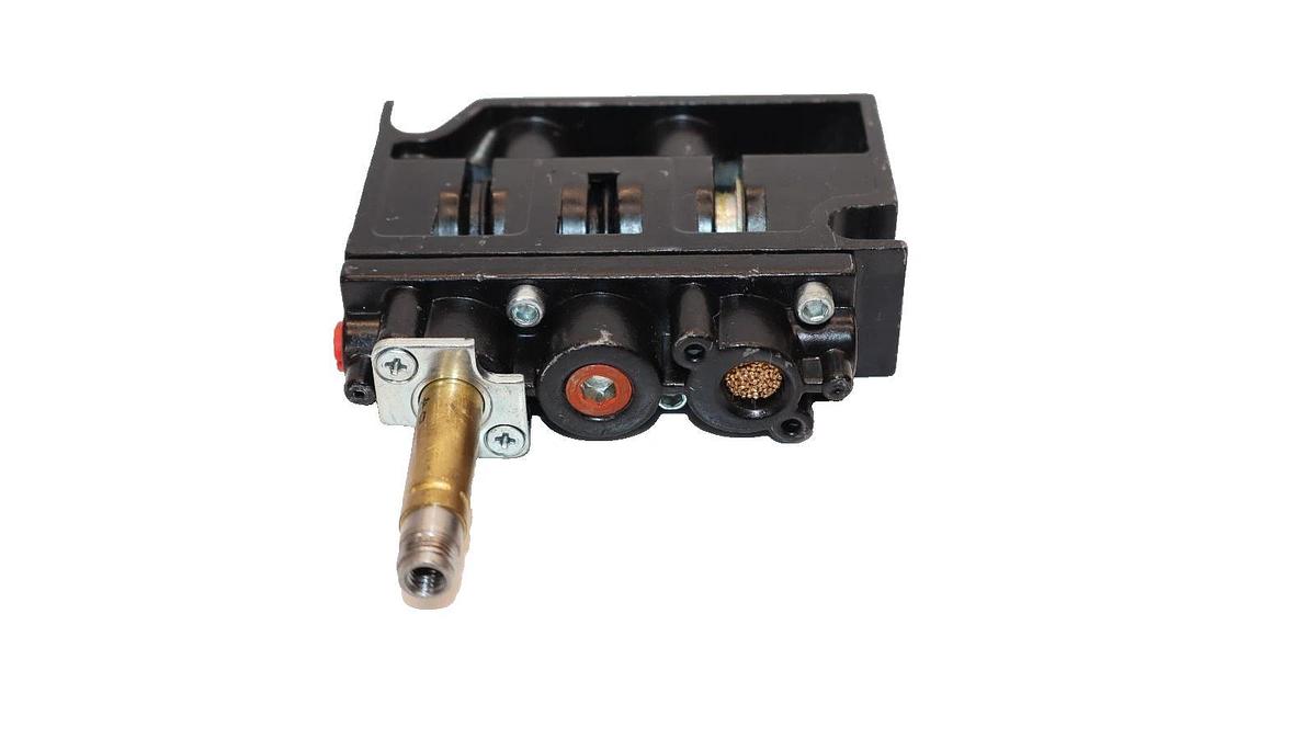 ARO A222SS-12O-A Solenoid Valve *No Coil* (New)