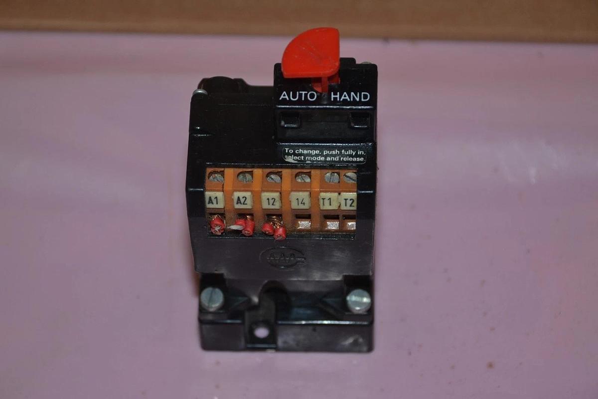 Used CRABTREE THERMISTER RELAY 4999-PT72-1972 26500/TM