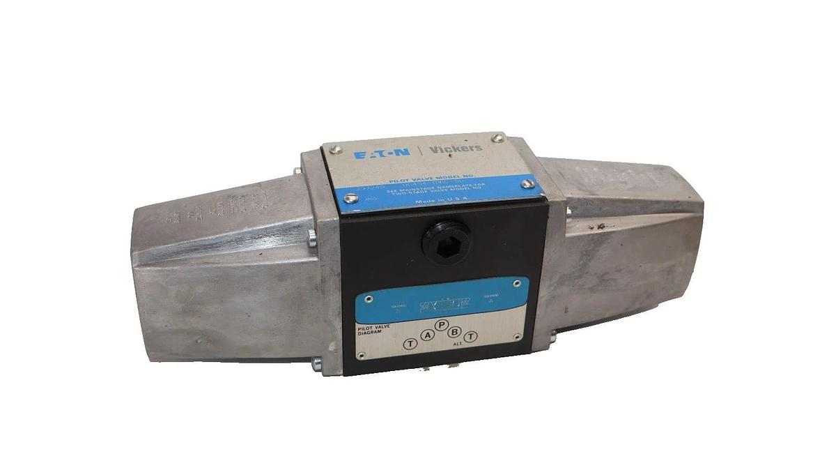 Eaton Vickers Directional Pilot Valve DG4S4-016C-50 DG4S4016C50 115v coil (NEW)